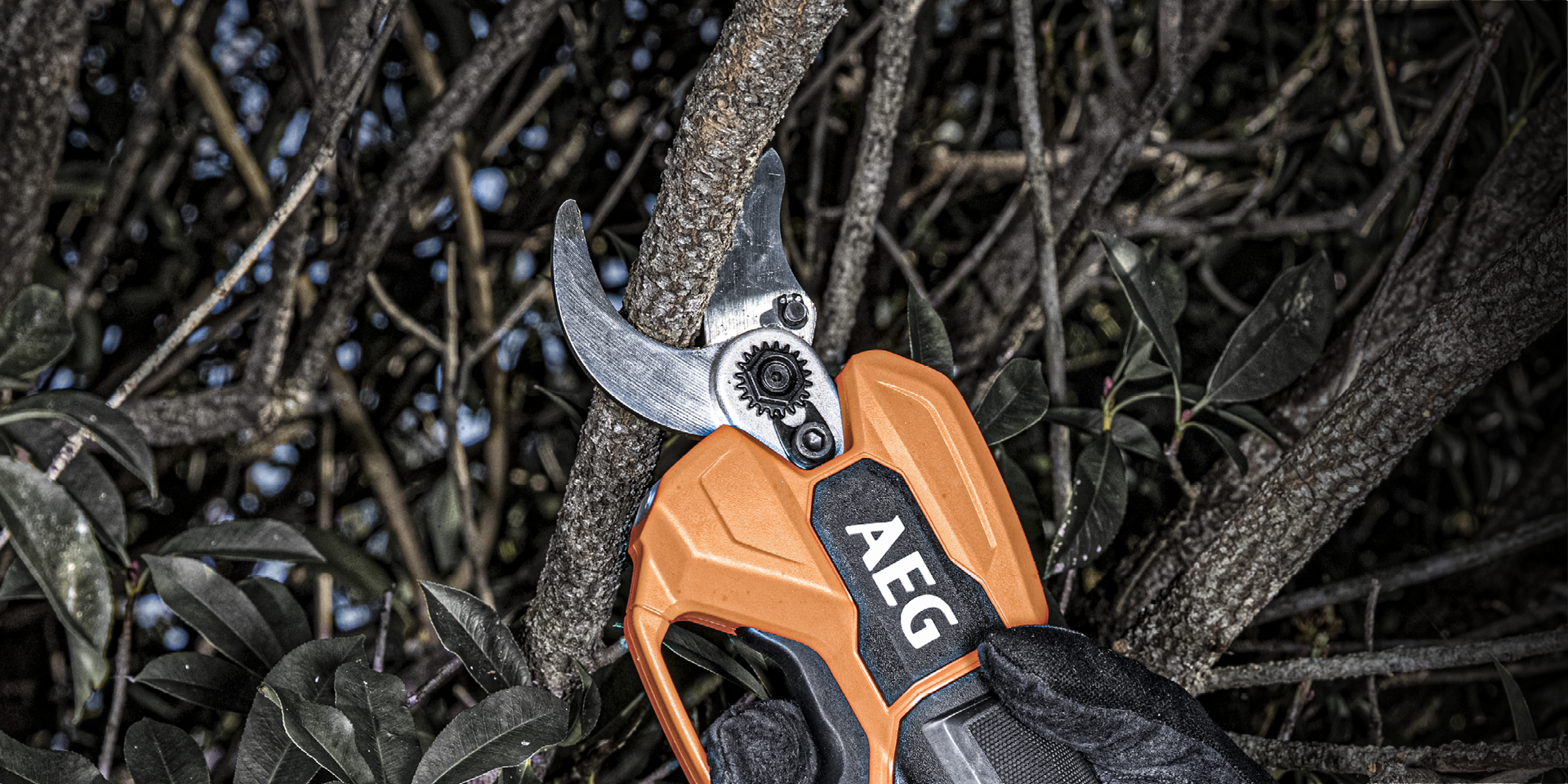 HARDENED STEEL BLADES