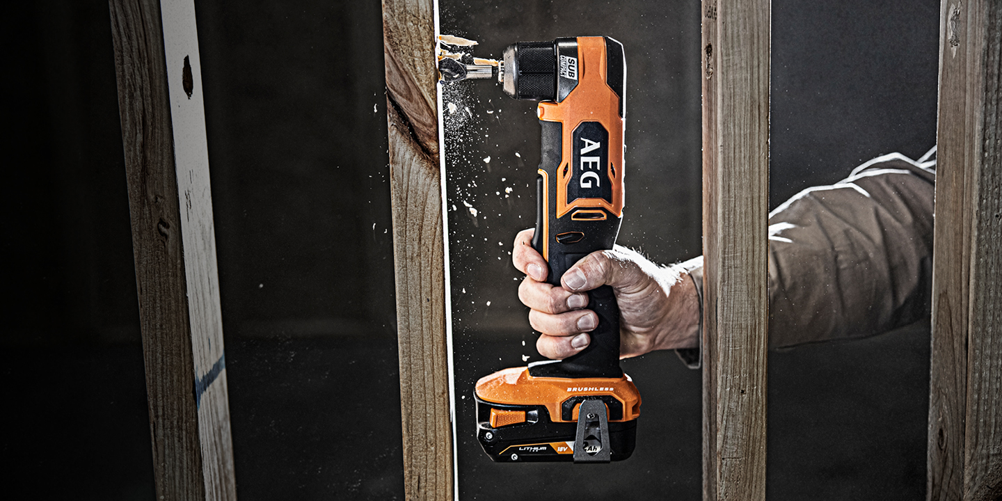 The ergonomically designed Paddle Style Trigger makes the unit easier to operate and control speeds, and has been designed for comfort whether using one or two finger operation.